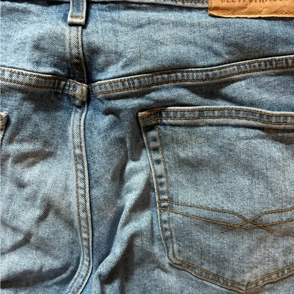 Classic Blue Denim Jeans Loose Fit - Picture 6 of 6